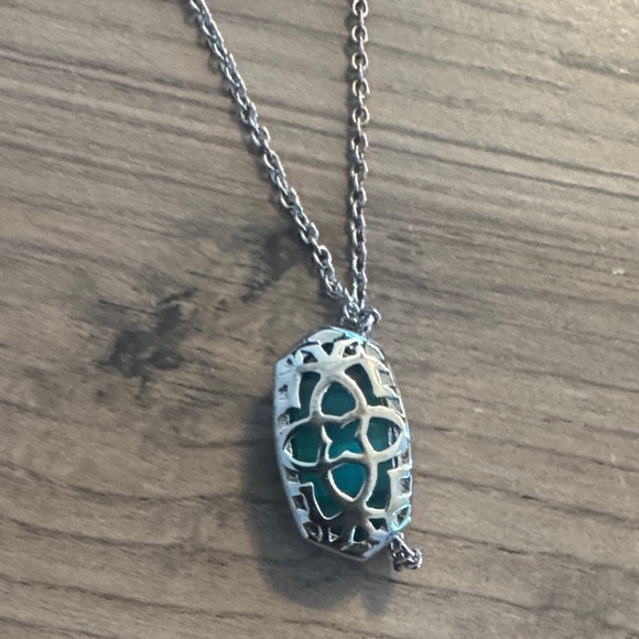 Chic Silver Necklace with Teal Accent - Picture 4 of 4